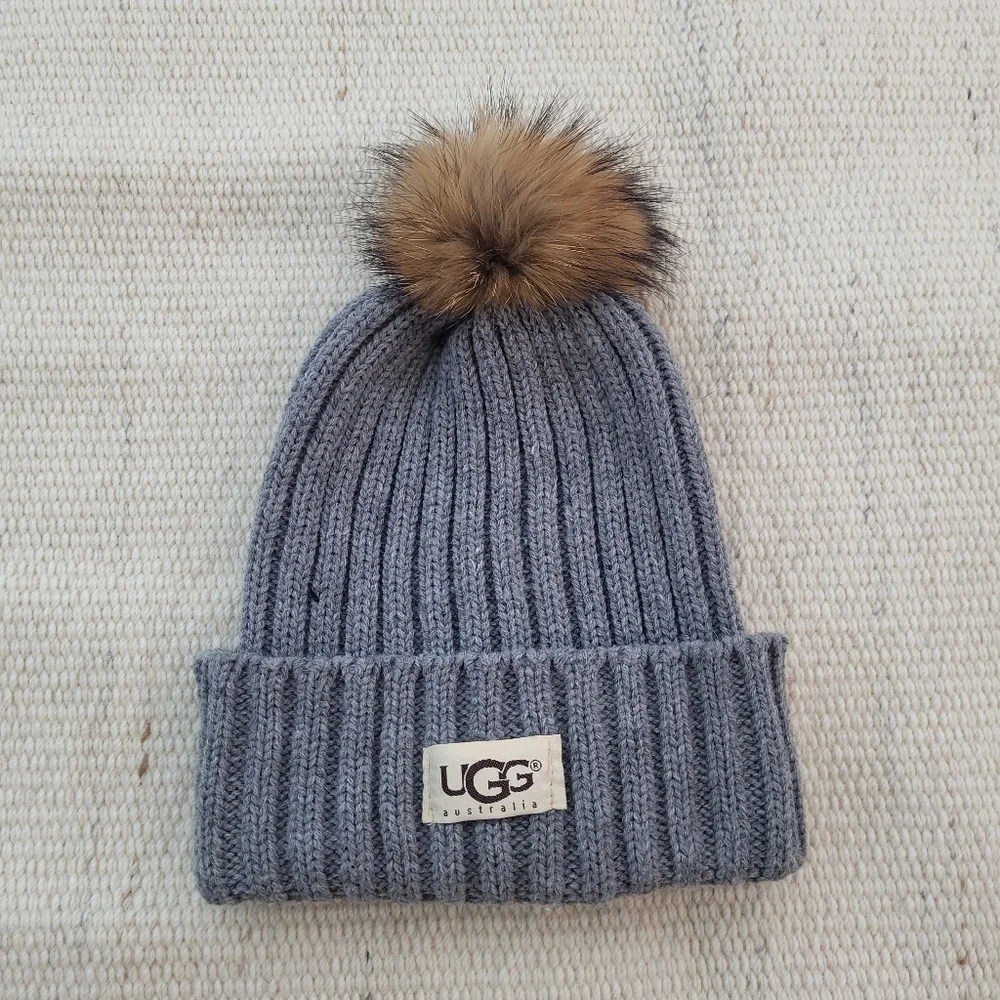 UGG Winter Beanie Hat with Faux Fur Pom Pom in Gray - Picture 1 of 6